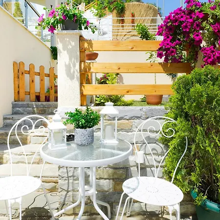 Lägenhetshotell Inroy Sea View 4*