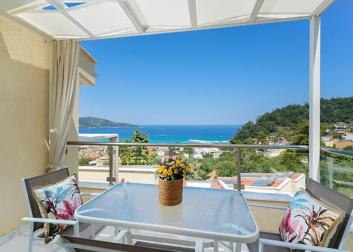 Inroy Sea View Апарт-отель