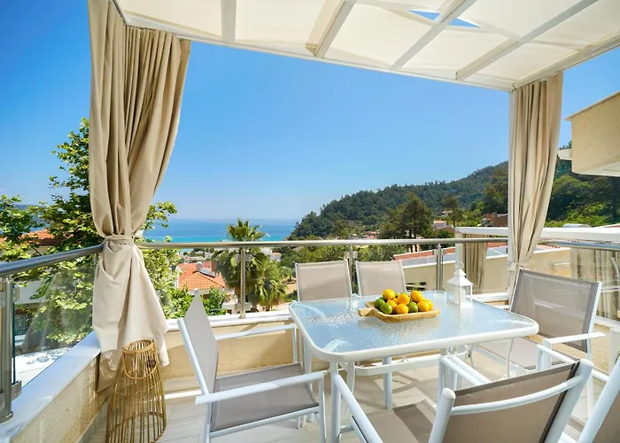 Inroy Sea View Апарт-отель