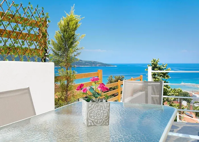 Апарт-отель Inroy Sea View 4*