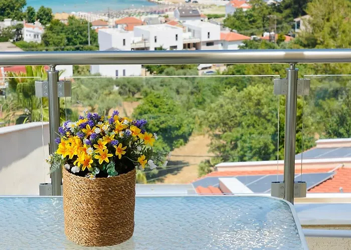 Апарт-отель Inroy Sea View 4*