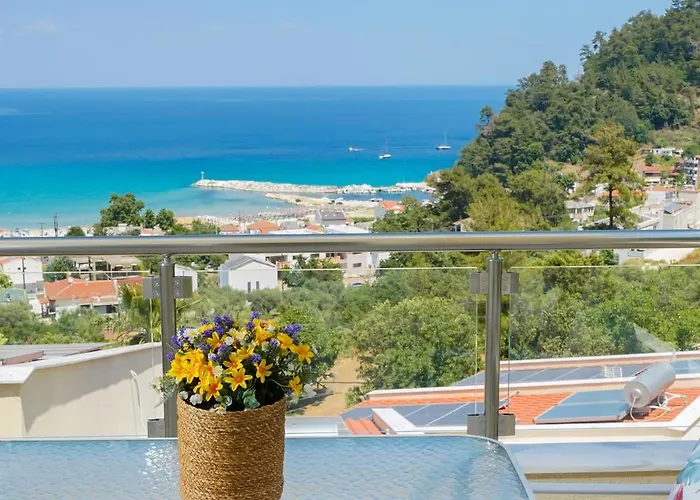 Inroy Sea View Апарт-отель 4*