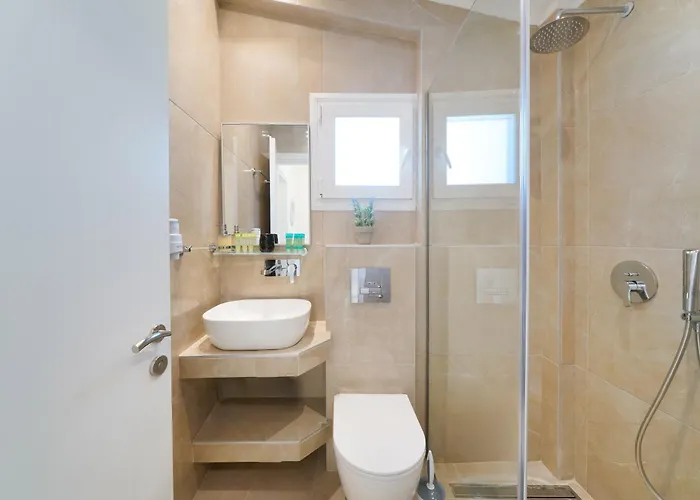 Inroy Sea View Апарт-отель