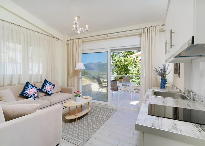 Апарт-отель Inroy Sea View