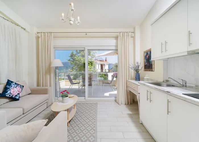 Inroy Sea View Апарт-отель Скала-Потамиас