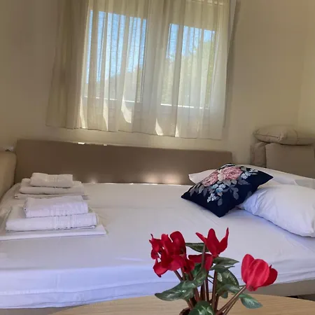 Aparthotel Inroy Sea View