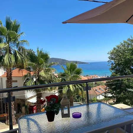 Inroy Sea View Aparthotel