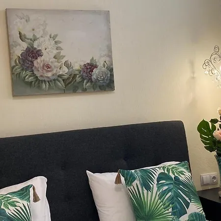 Aparthotel Inroy Sea View