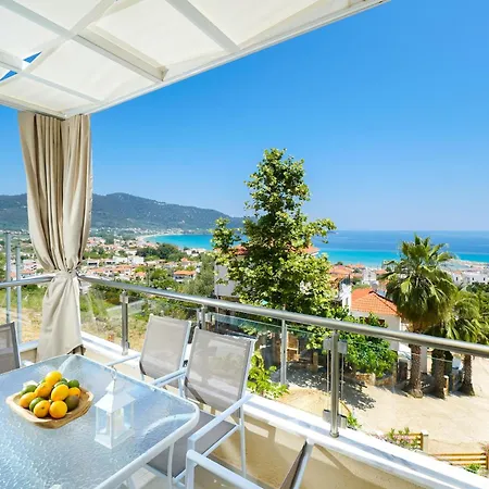 Aparthotel Inroy Sea View