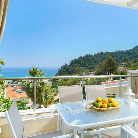 Aparthotel Inroy Sea View 4*