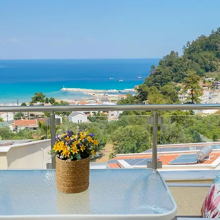 Inroy Sea View Aparthotel 4*