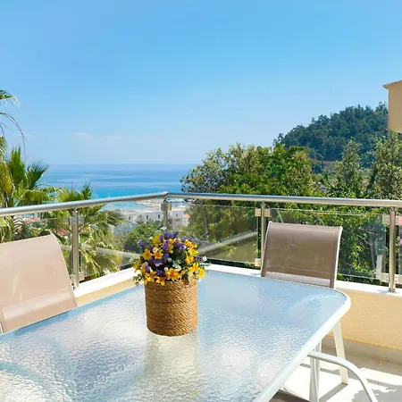 Aparthotel Inroy Sea View 4*