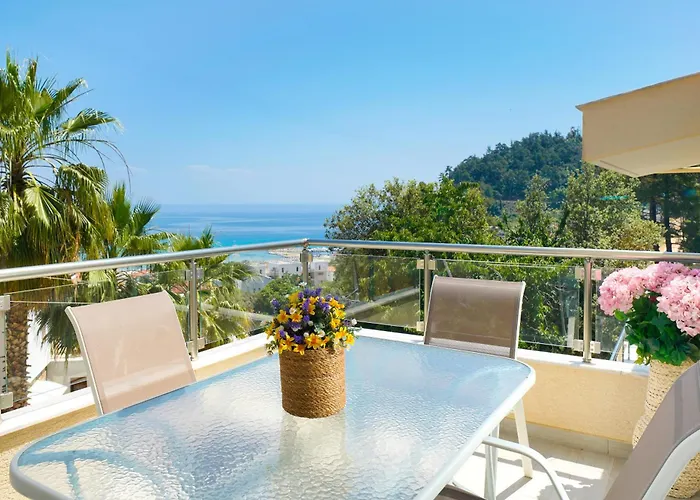 Appart hôtel Inroy Sea View 4*